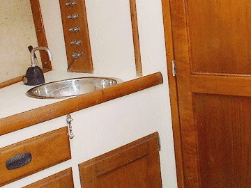 1975 Cal 27, sink