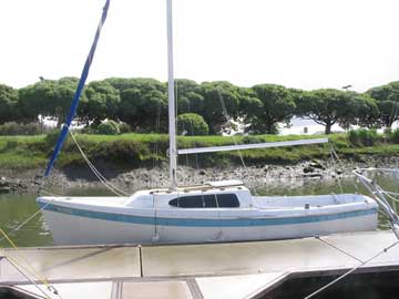 1967 Columbia 22 sailboat