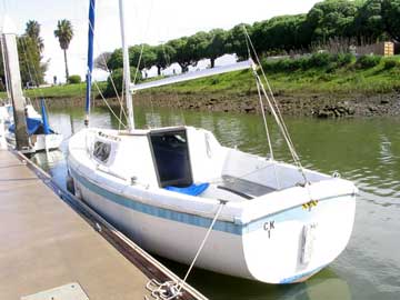 1967 Columbia 22 sailboat