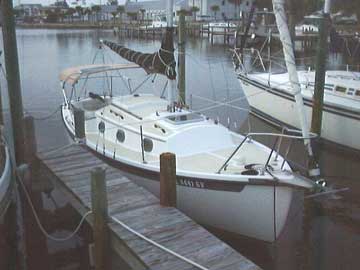 1990 Hutchins ComPac 23/3 sailboat