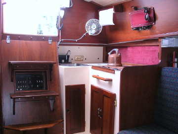 1986 Compac 27 galley