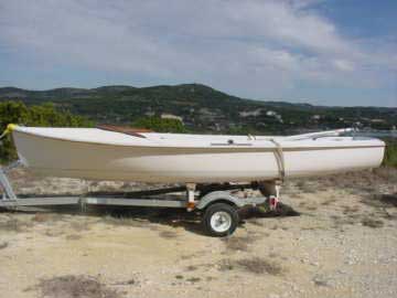 1972 Catalina Capri Coronado 15 (C-15) sailboat