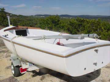 1972 Catalina Capri Coronado 15 (C-15) sailboat