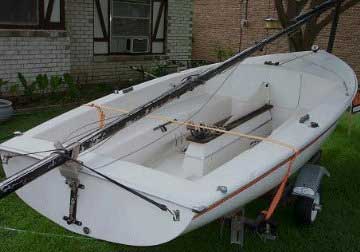 Chrysler Mutineer 15 sailboat
