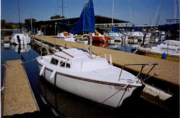 1975 Catalina 22 sailboat