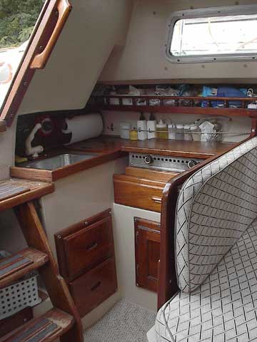 1980 Catalina 25 wing keel sailboat