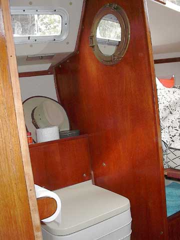 1980 Catalina 25 wing keel sailboat