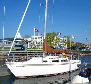 1981 Catalina 25 fin keel sailboat