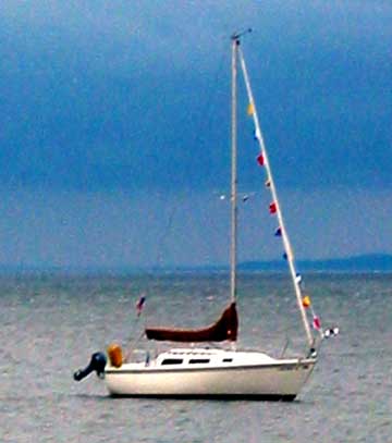 1981 Catalina 25 fin keel sailboat