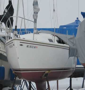 1981 Catalina 25 fin keel sailboat