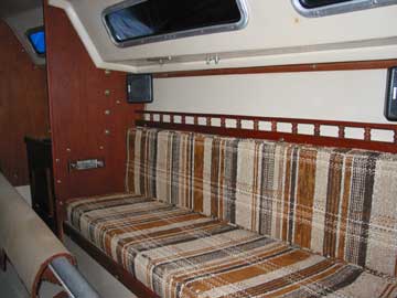 1981 Catalina 25 fin keel sailboat