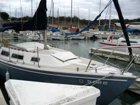 Catalina 25 sailboat