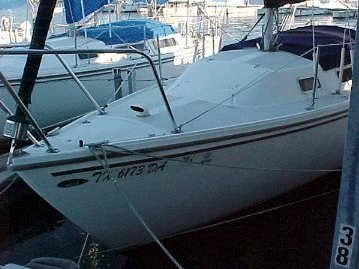 Catalina 25 forward deck