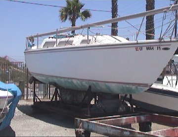 1977 Catalina 25 on trailer