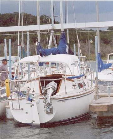 1987 Catalina 25 stern