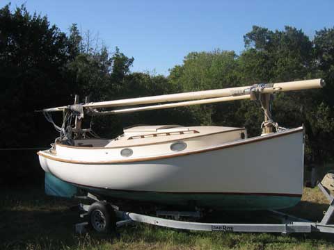 Herreshoff 18 catboat