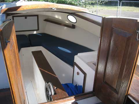 Herreshoff 18 catboat