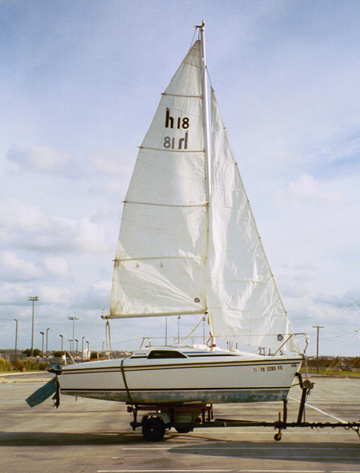 1988 Hunter 18.5 sailboat