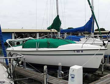 1993 Hunter 235 sailboat