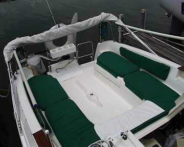 1993 Hunter 235 sailboat