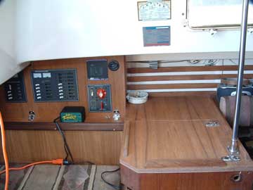 1982 Hunter 27 sailboat