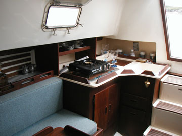 1980 Classic Cherubini Hunter 27