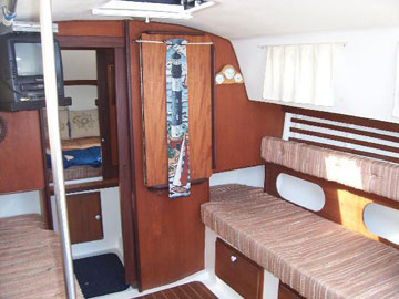 1982 Hunter 27