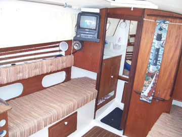 1982 Hunter 27