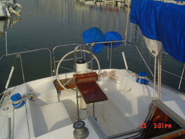1985 Hunter 28.5 sailboat