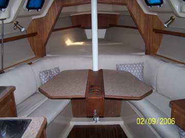 1989 Hunter 28 sailboat
