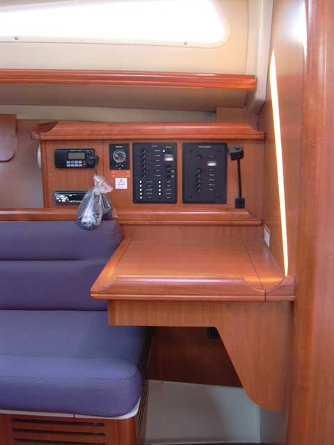 Hunter 33 yacht