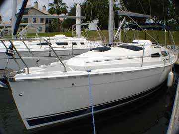 2005 Hunter 33 sailboat