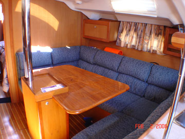 1999 Hunter 410 sailboat