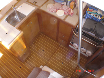 1999 Hunter 410 sailboat