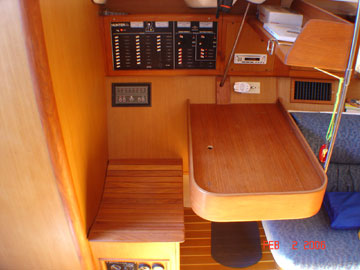 1999 Hunter 410 sailboat