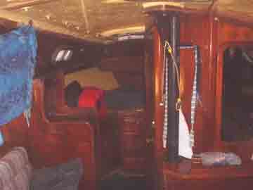 1977 Islander 28